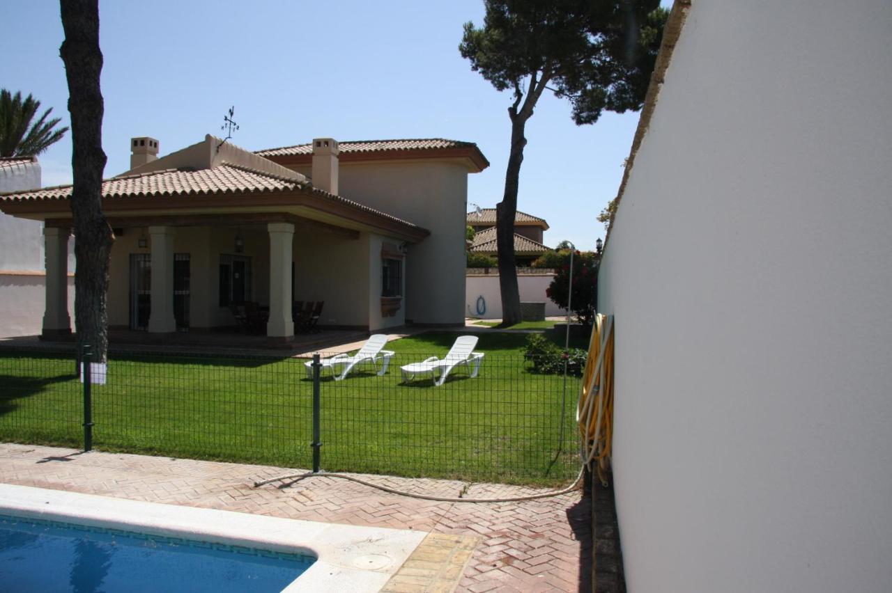 Moderno Y Amplio Chalet, Con Piscina Privada Chiclana de la Frontera Exterior photo