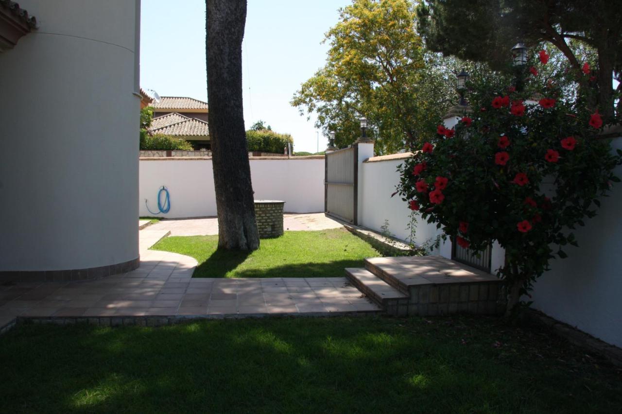 Moderno Y Amplio Chalet, Con Piscina Privada Chiclana de la Frontera Exterior photo
