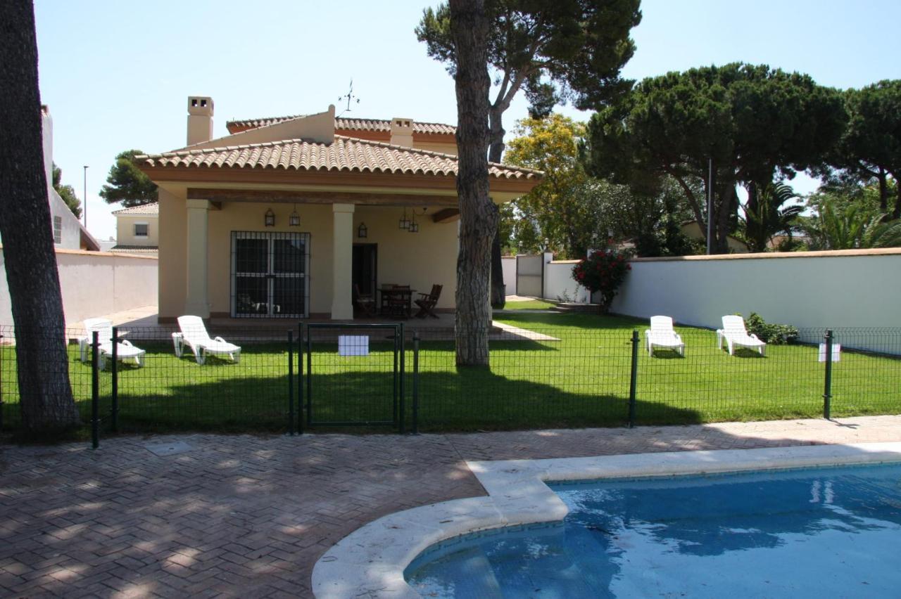 Moderno Y Amplio Chalet, Con Piscina Privada Chiclana de la Frontera Exterior photo