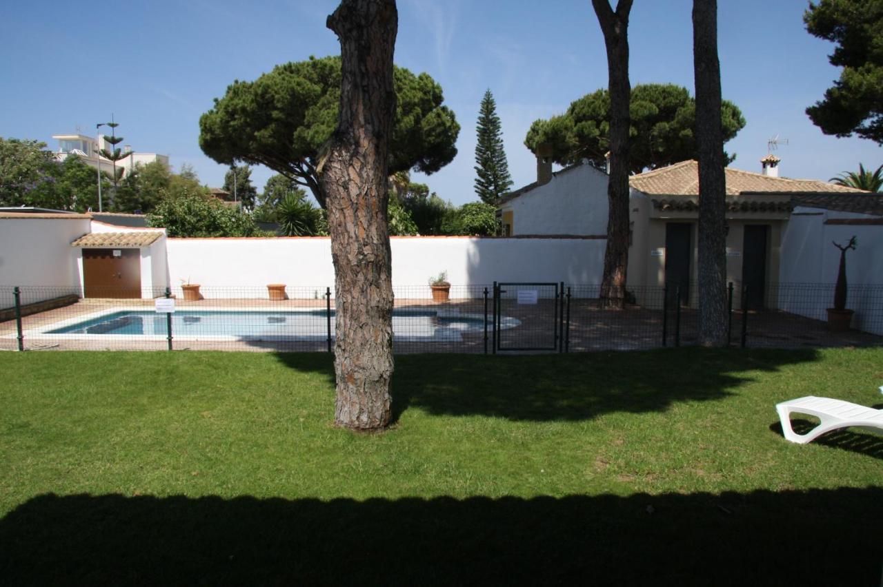 Moderno Y Amplio Chalet, Con Piscina Privada Chiclana de la Frontera Exterior photo
